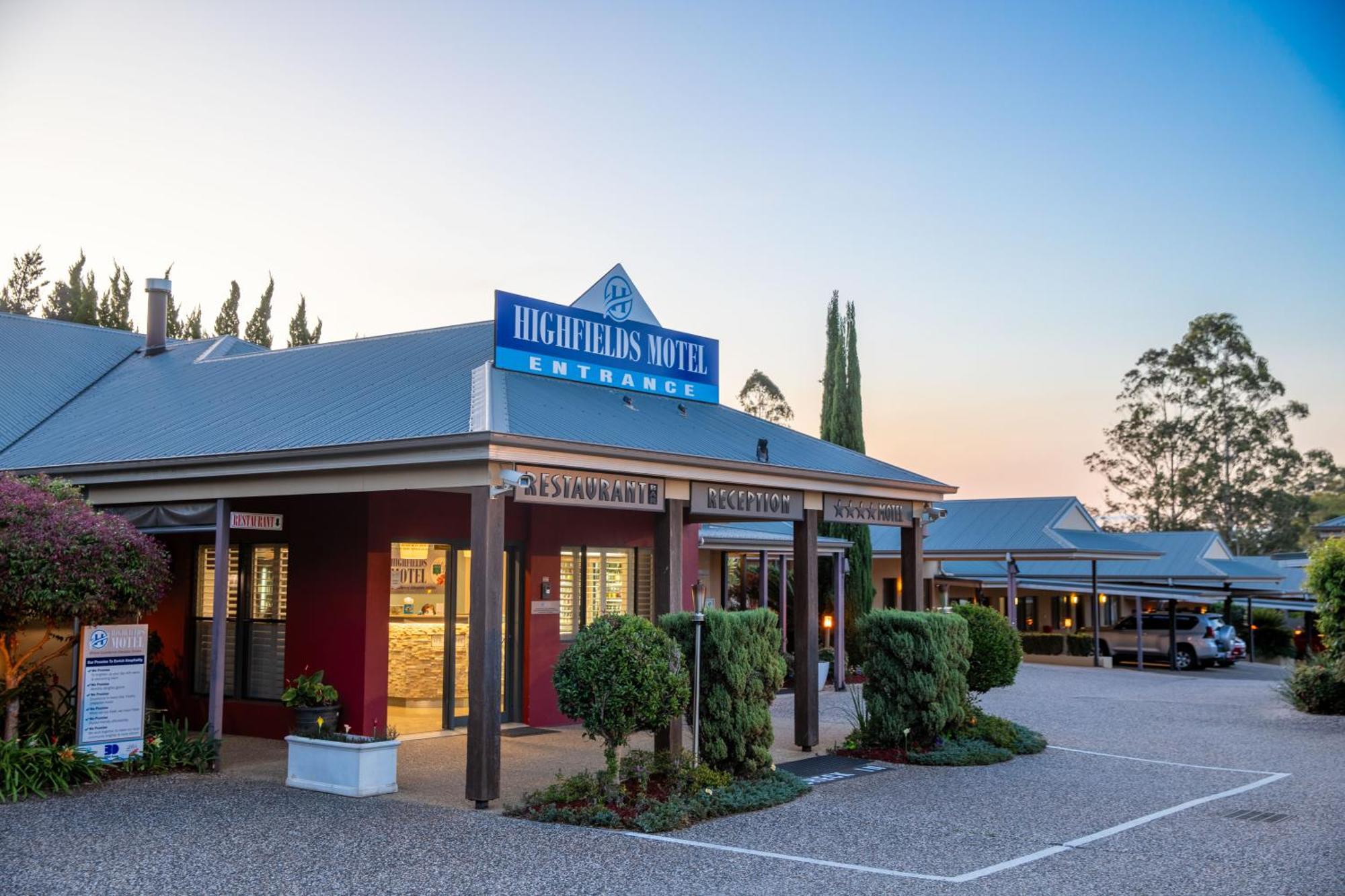 คันทรี่คอมฟอร์ทตูวูมบาโฮเต็ล Motel Highfields ภายนอก รูปภาพ