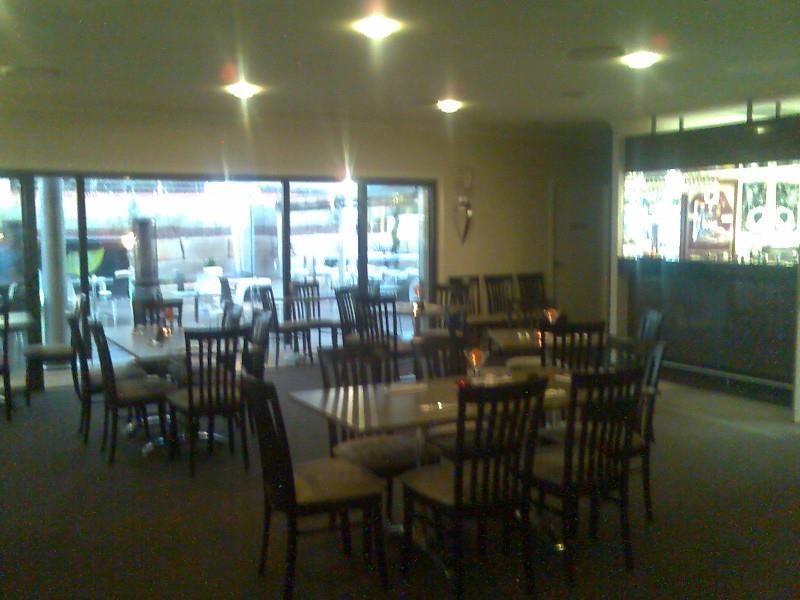 คันทรี่คอมฟอร์ทตูวูมบาโฮเต็ล Motel Highfields ร้านอาหาร รูปภาพ